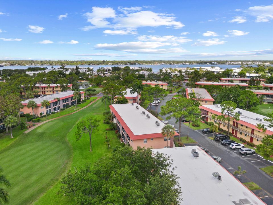 Active With Contract: $69,900 (1 beds, 1 baths, 819 Square Feet)