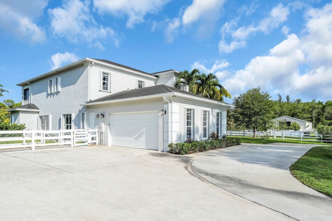 合同活跃: $2,488,000 (5 贝兹, 3 浴室, 3759 平方英尺)