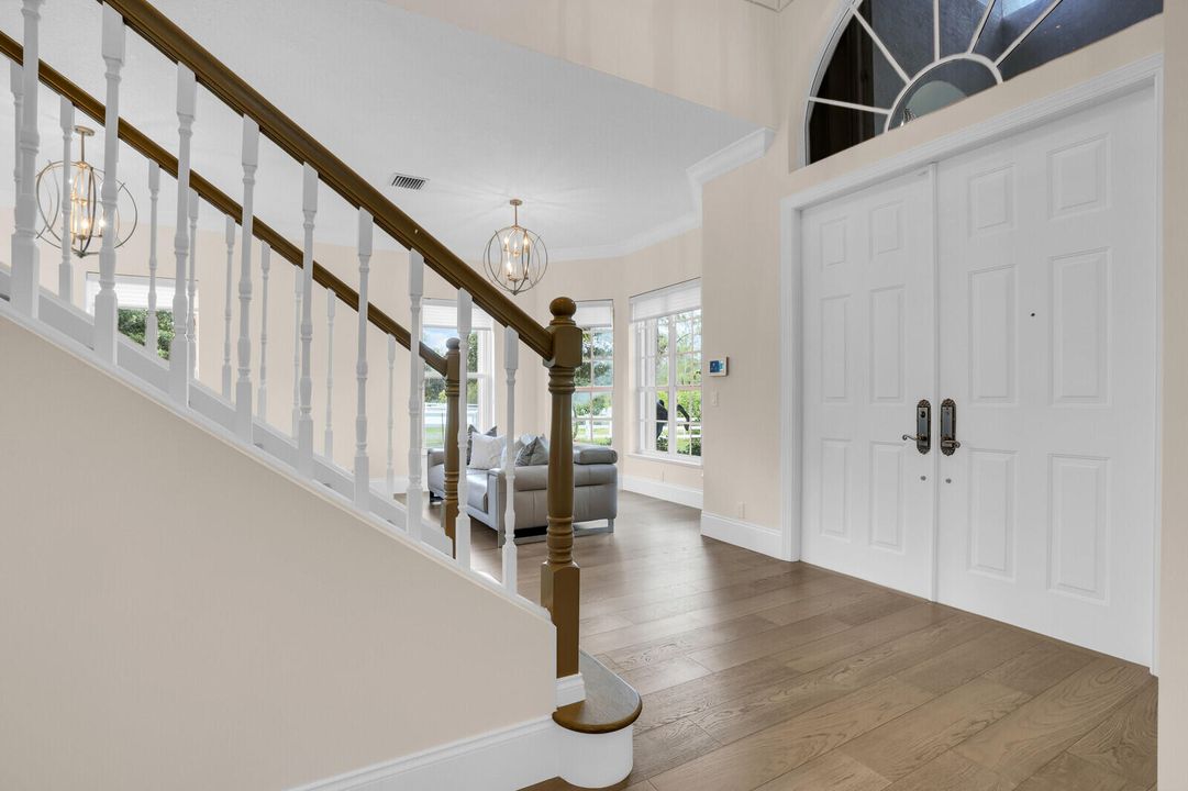 合同活跃: $2,488,000 (5 贝兹, 3 浴室, 3759 平方英尺)