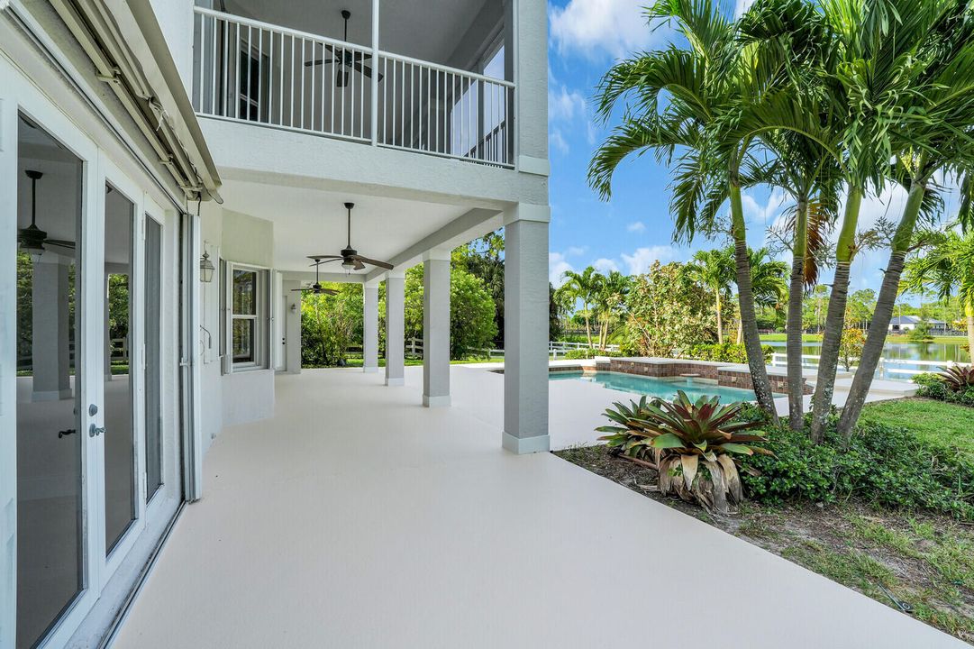 合同活跃: $2,488,000 (5 贝兹, 3 浴室, 3759 平方英尺)