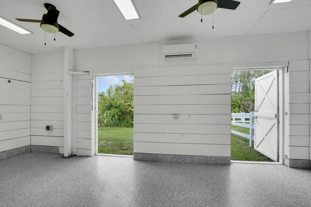 合同活跃: $2,488,000 (5 贝兹, 3 浴室, 3759 平方英尺)