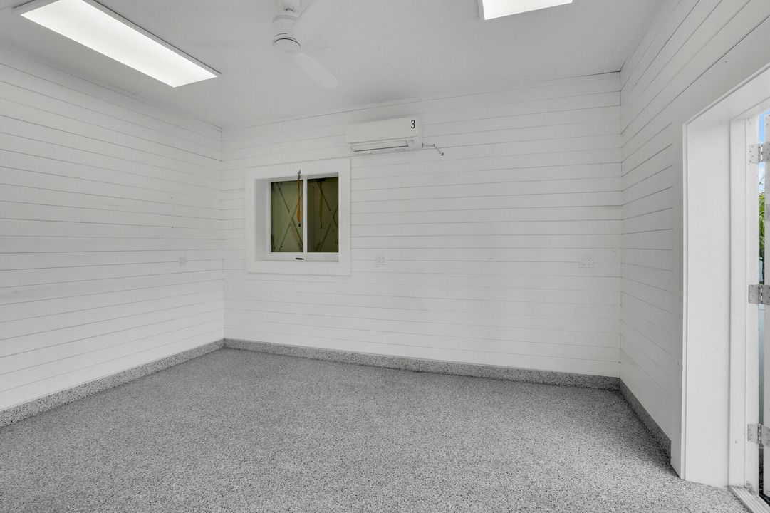 合同活跃: $2,488,000 (5 贝兹, 3 浴室, 3759 平方英尺)