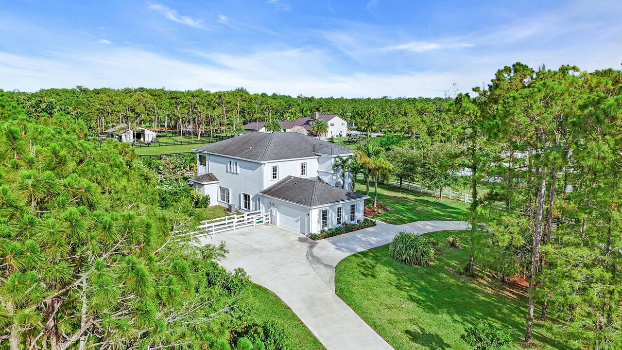 合同活跃: $2,488,000 (5 贝兹, 3 浴室, 3759 平方英尺)