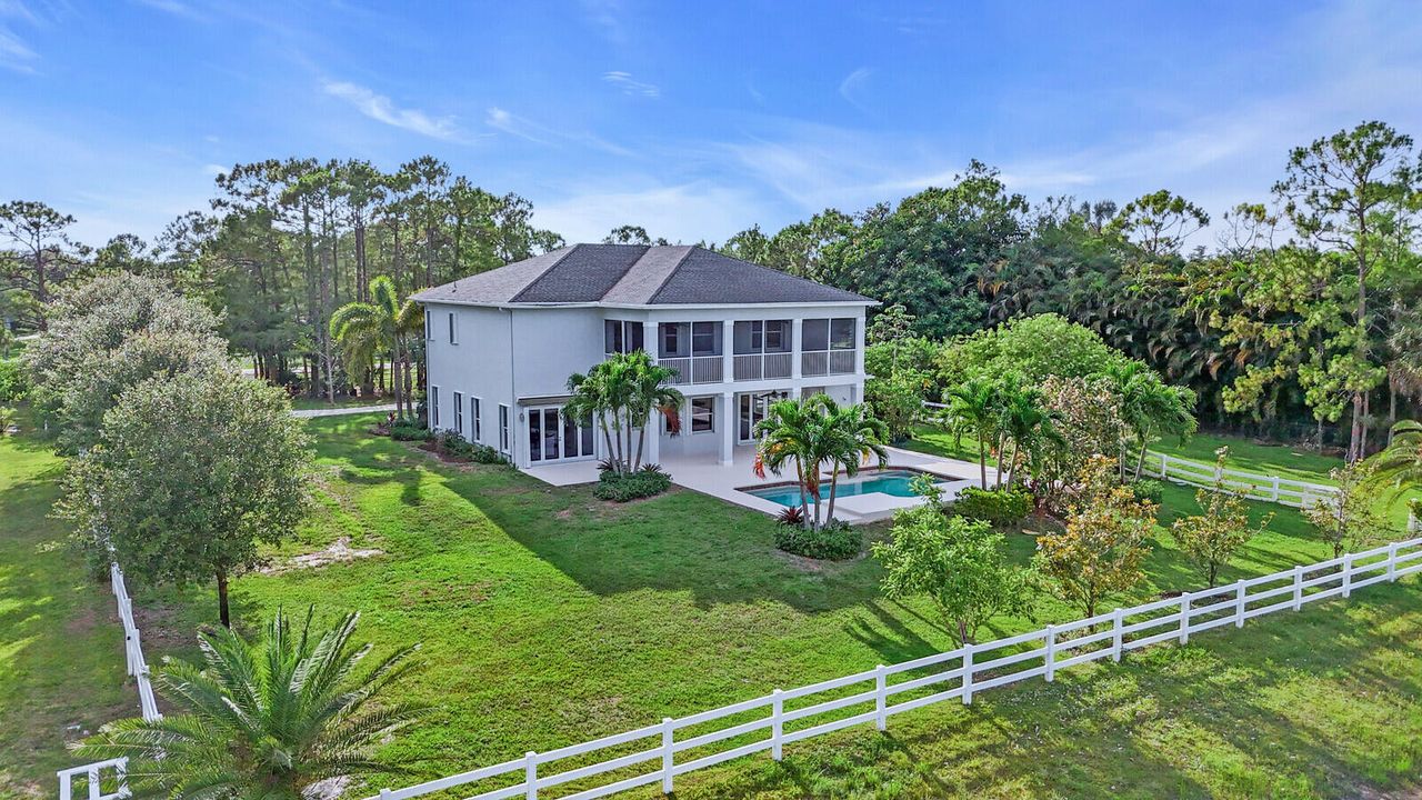 合同活跃: $2,488,000 (5 贝兹, 3 浴室, 3759 平方英尺)