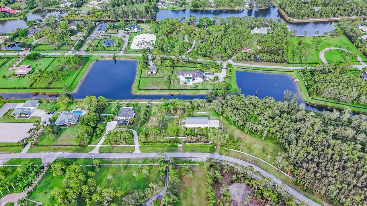 合同活跃: $2,488,000 (5 贝兹, 3 浴室, 3759 平方英尺)