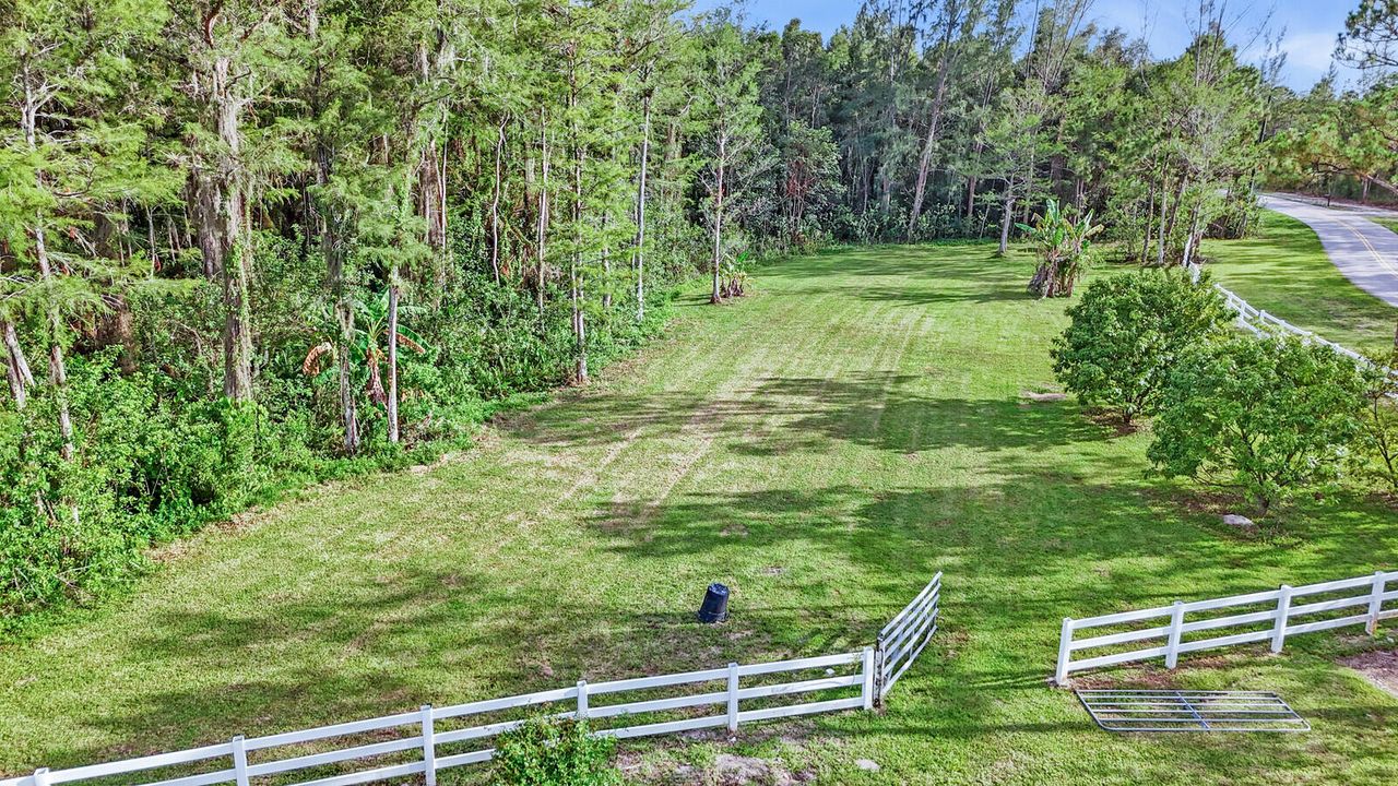 合同活跃: $2,488,000 (5 贝兹, 3 浴室, 3759 平方英尺)