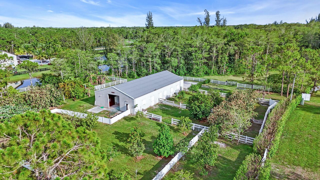 合同活跃: $2,488,000 (5 贝兹, 3 浴室, 3759 平方英尺)