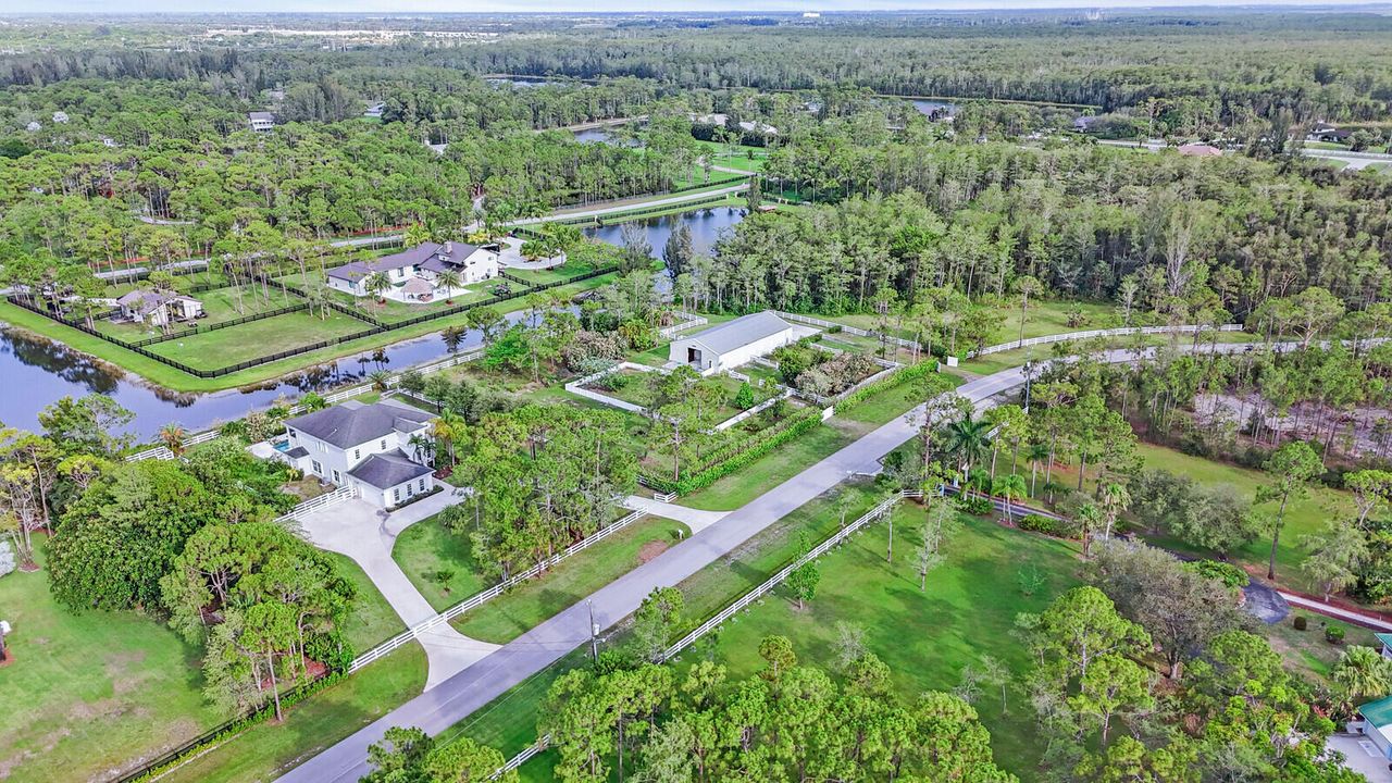 合同活跃: $2,488,000 (5 贝兹, 3 浴室, 3759 平方英尺)