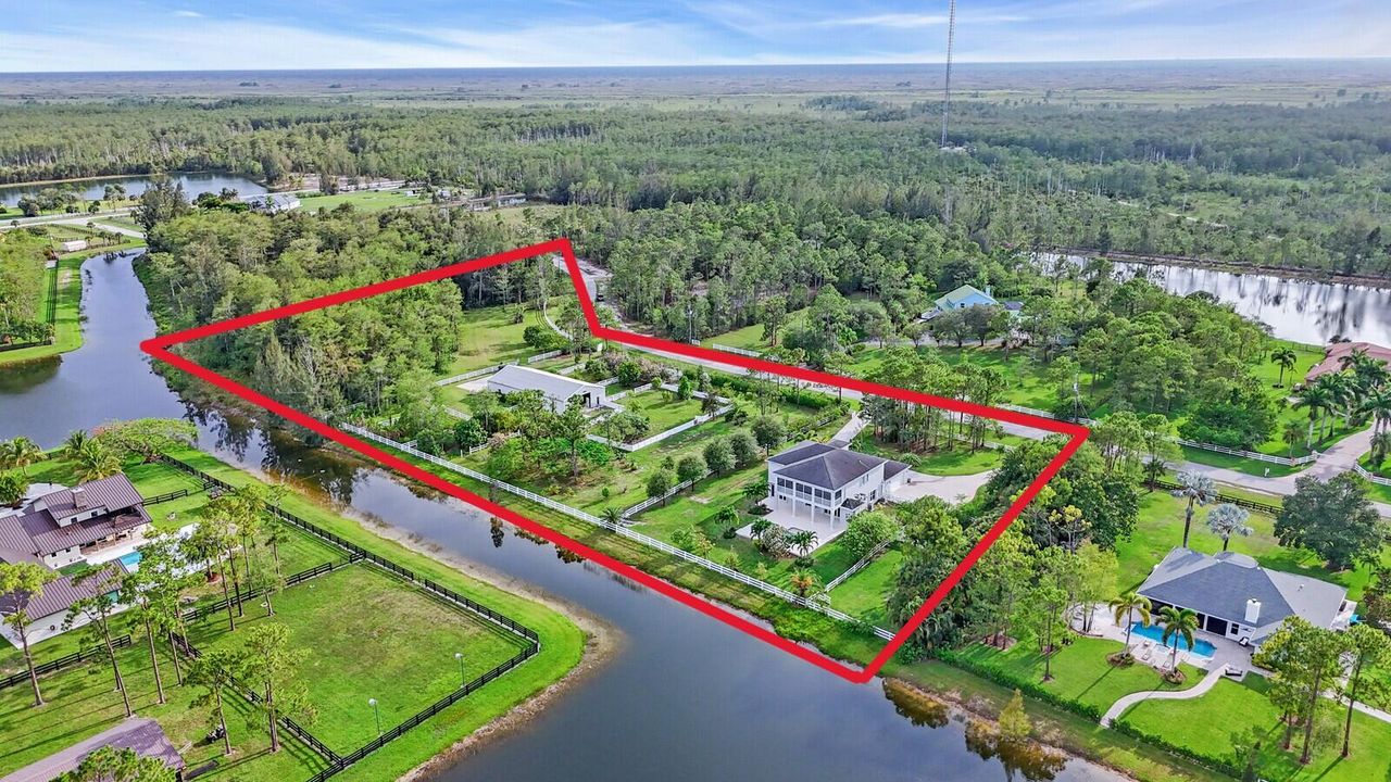 合同活跃: $2,488,000 (5 贝兹, 3 浴室, 3759 平方英尺)