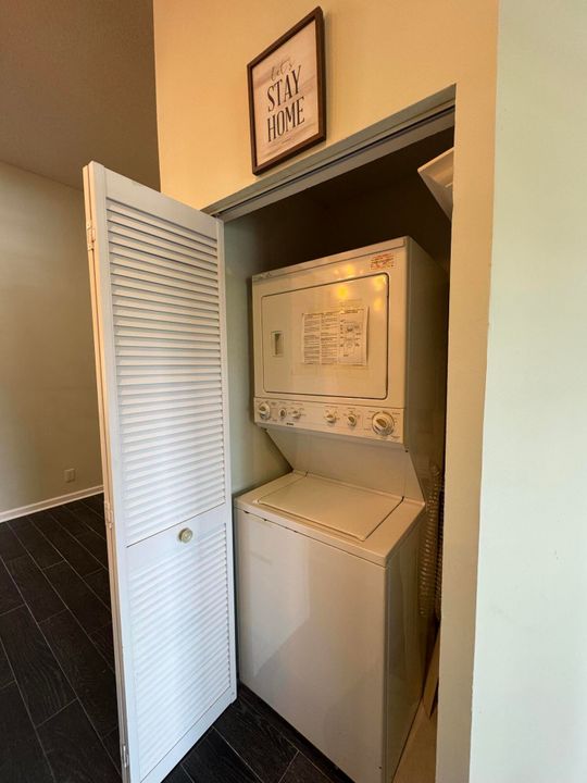 Active With Contract: $340,000 (4 beds, 2 baths, 1250 Square Feet)