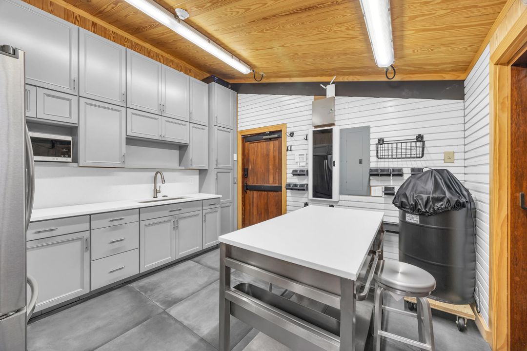 出租: $70,000 (1 贝兹, 1 浴室, 2 平方英尺)