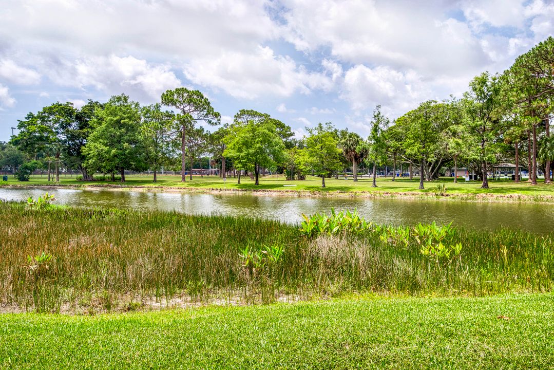 合同活跃: $388,470 (2 贝兹, 1 浴室, 1025 平方英尺)