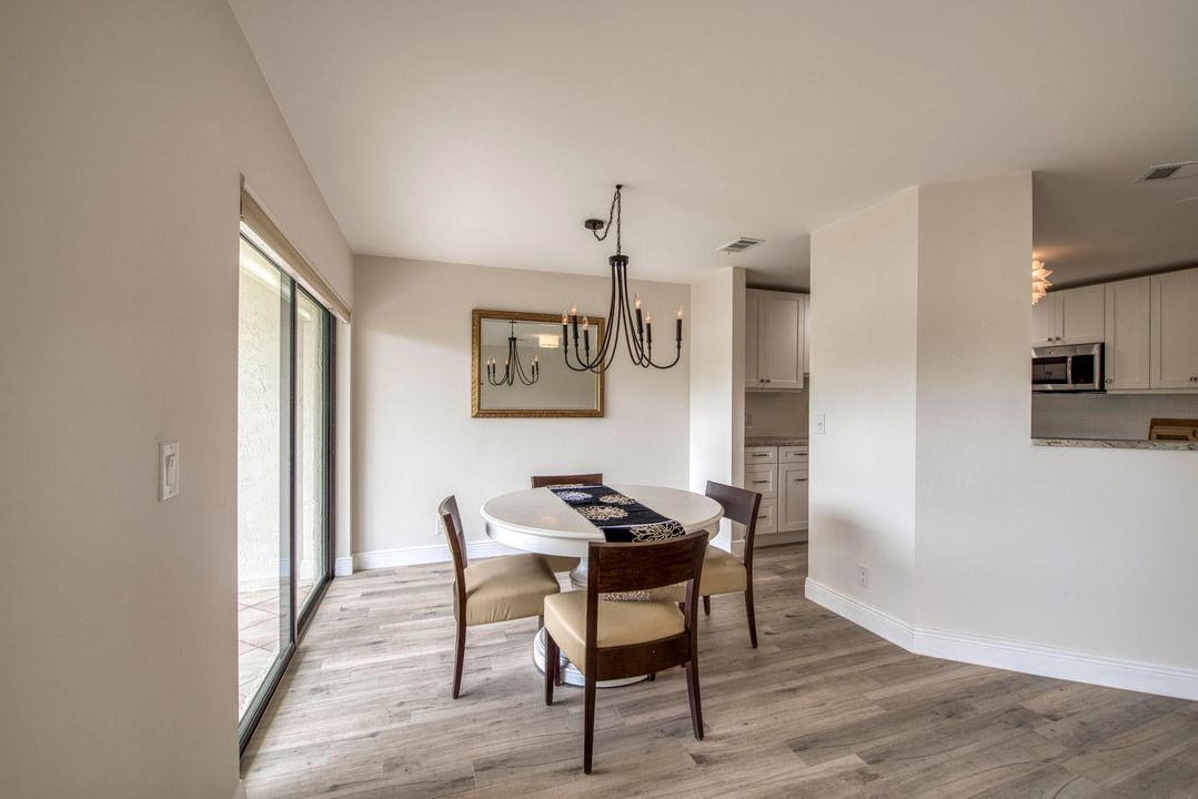 合同活跃: $388,470 (2 贝兹, 1 浴室, 1025 平方英尺)