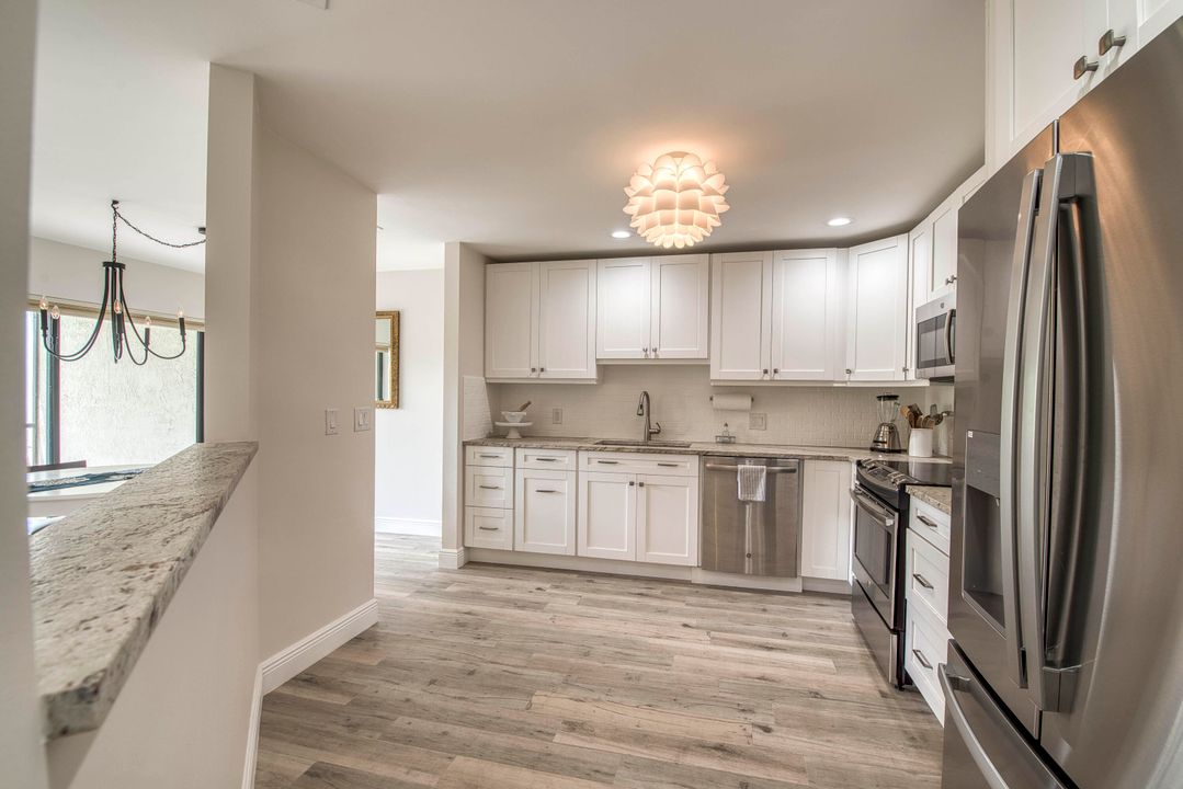 合同活跃: $388,470 (2 贝兹, 1 浴室, 1025 平方英尺)