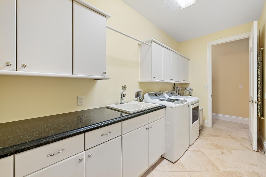 Active With Contract: $1,175,000 (5 beds, 3 baths, 3021 Square Feet)