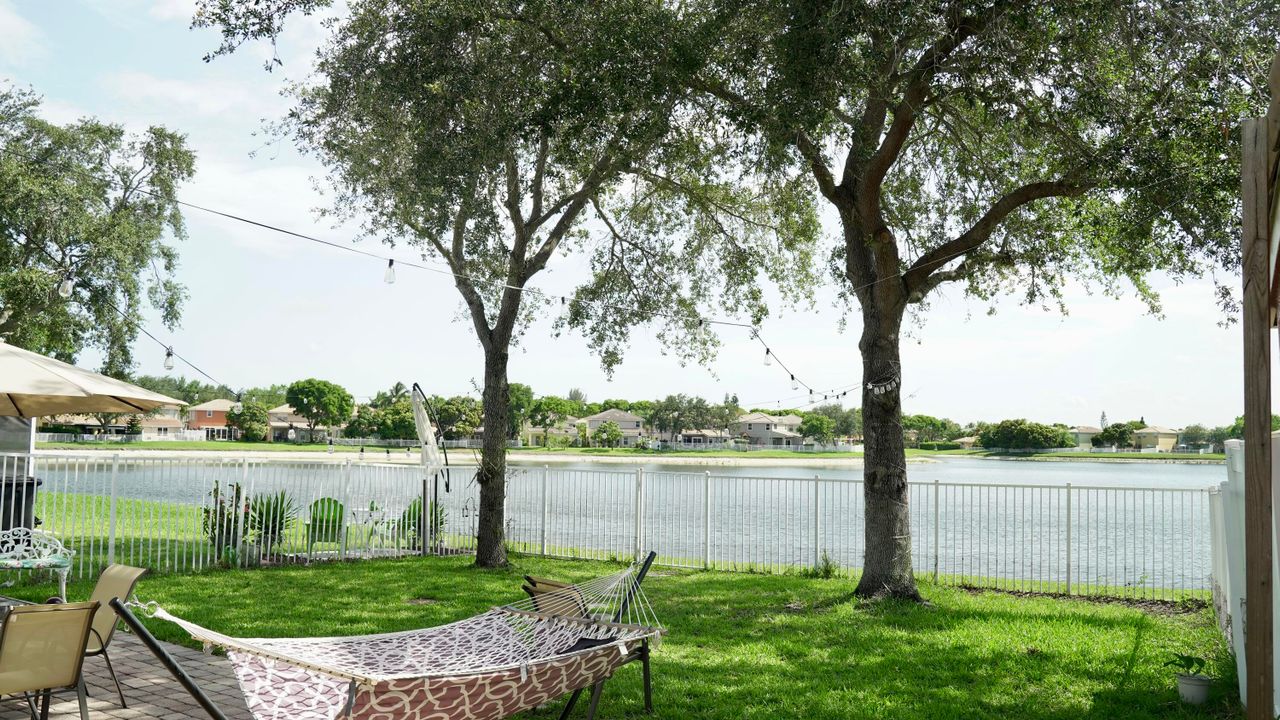 Active With Contract: $3,200 (3 beds, 2 baths, 1863 Square Feet)