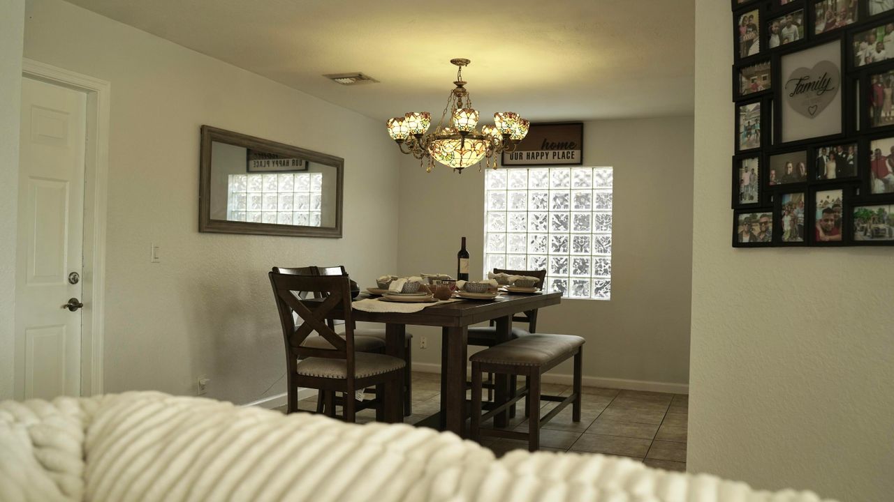 Active With Contract: $3,200 (3 beds, 2 baths, 1863 Square Feet)