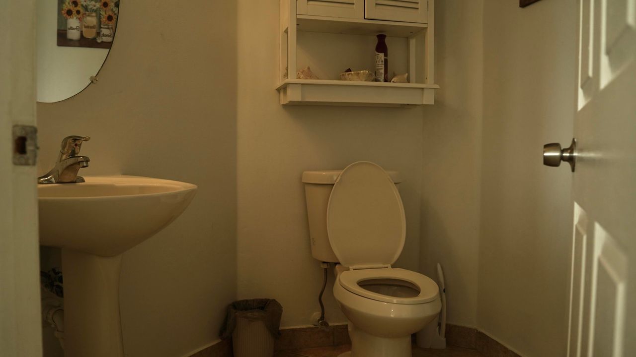 Active With Contract: $3,200 (3 beds, 2 baths, 1863 Square Feet)