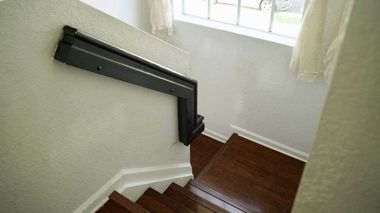 Active With Contract: $3,200 (3 beds, 2 baths, 1863 Square Feet)