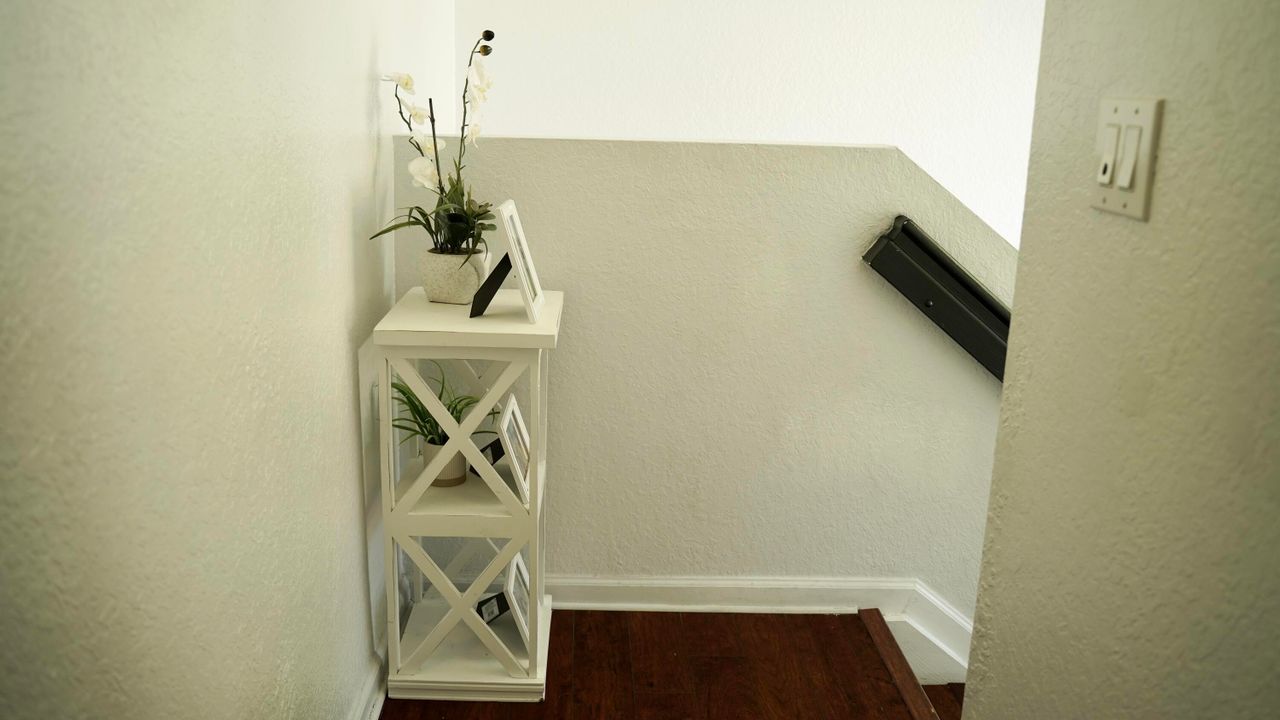 Active With Contract: $3,200 (3 beds, 2 baths, 1863 Square Feet)