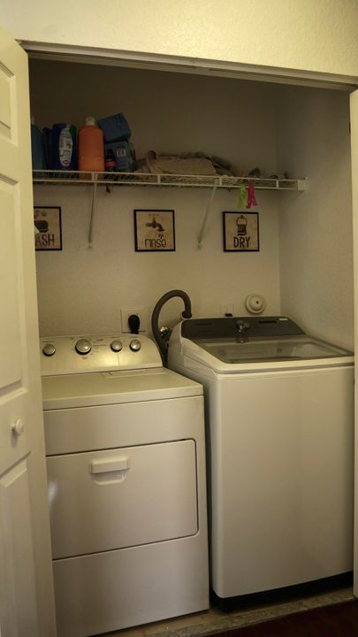 Active With Contract: $3,200 (3 beds, 2 baths, 1863 Square Feet)