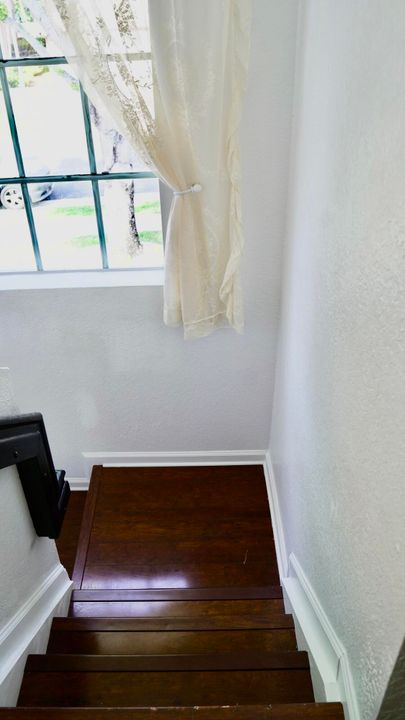 Active With Contract: $3,200 (3 beds, 2 baths, 1863 Square Feet)