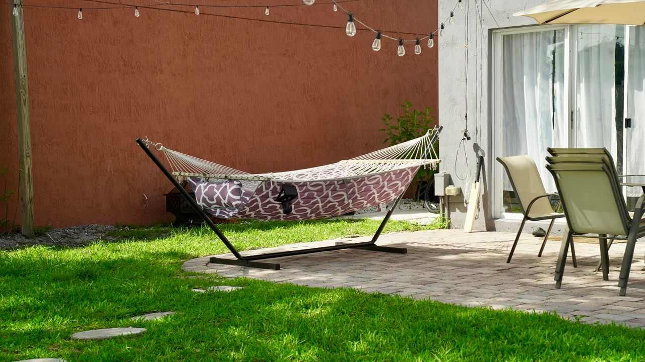 Active With Contract: $3,200 (3 beds, 2 baths, 1863 Square Feet)