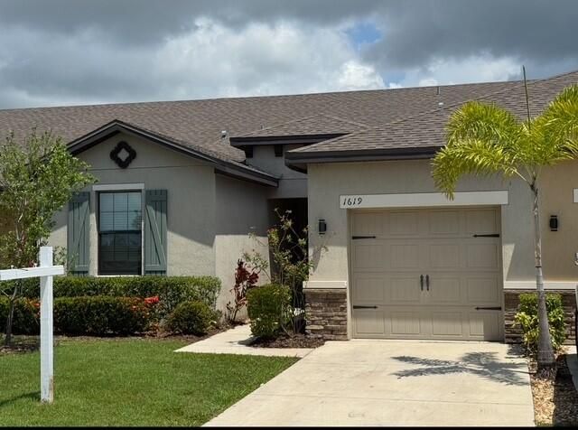 Recently Sold: $295,000 (3 beds, 2 baths, 1496 Square Feet)