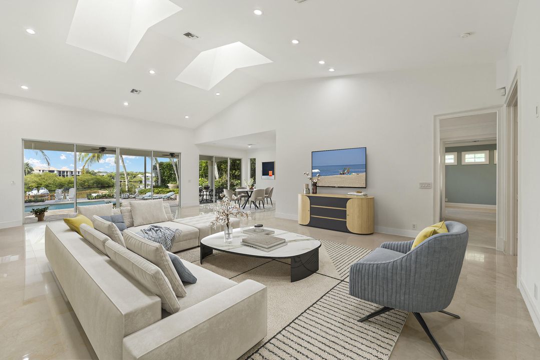 Под контрактом: $6,250,000 (4 спален, 4 ванн, 3230 Квадратных фут)