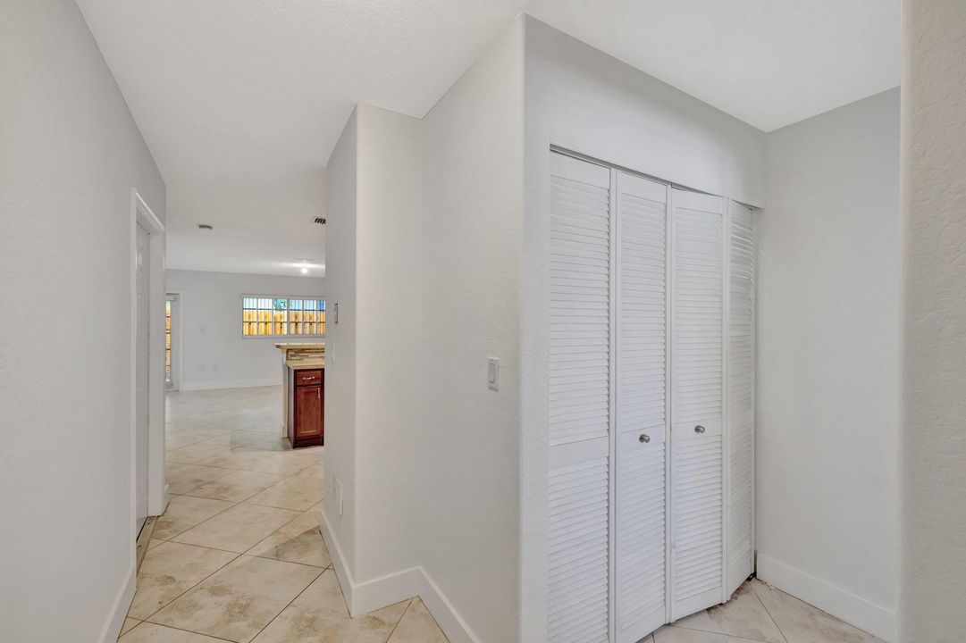 Active With Contract: $2,600 (3 beds, 2 baths, 1465 Square Feet)