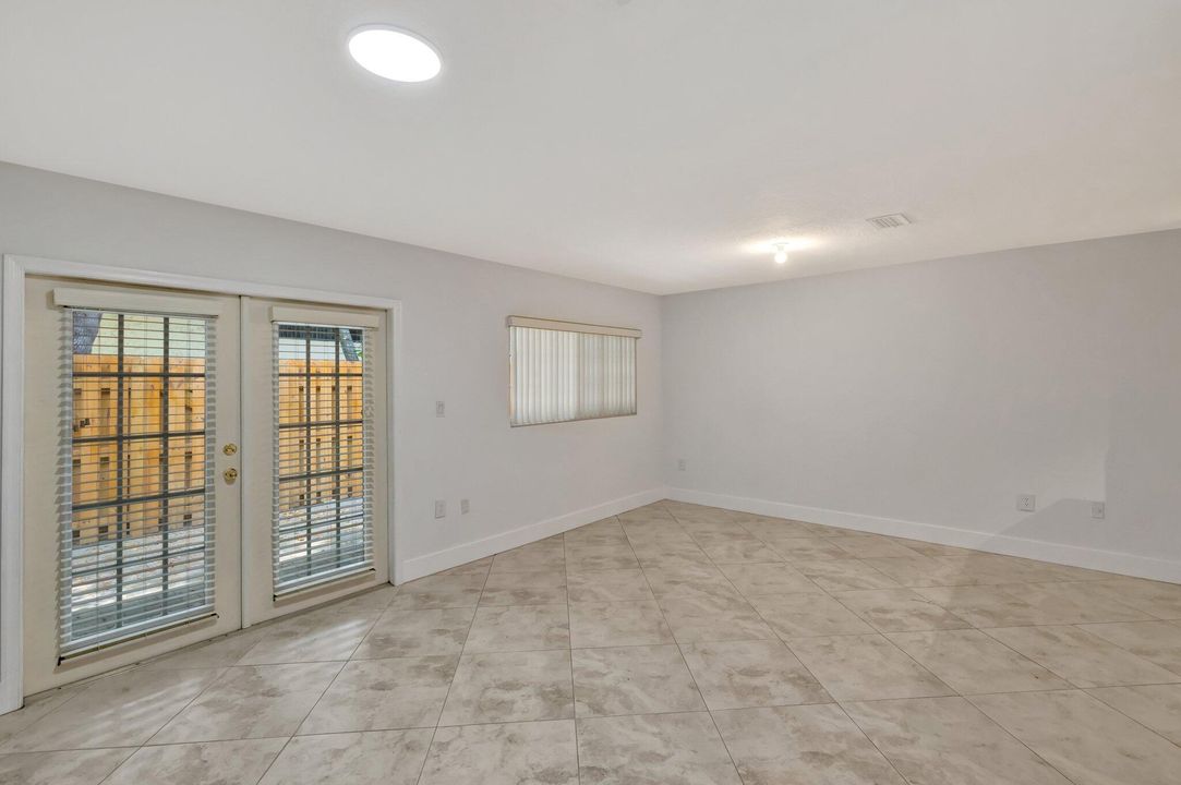 Active With Contract: $2,600 (3 beds, 2 baths, 1465 Square Feet)