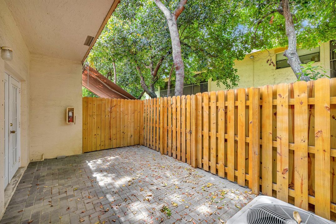 Active With Contract: $2,600 (3 beds, 2 baths, 1465 Square Feet)