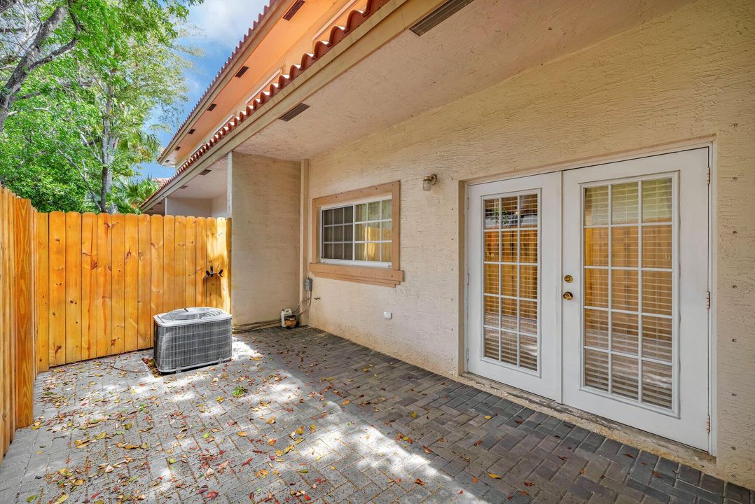 Active With Contract: $2,600 (3 beds, 2 baths, 1465 Square Feet)