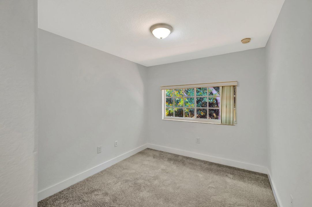 Active With Contract: $2,600 (3 beds, 2 baths, 1465 Square Feet)