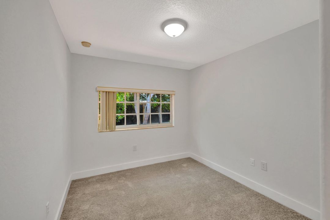 Active With Contract: $2,600 (3 beds, 2 baths, 1465 Square Feet)