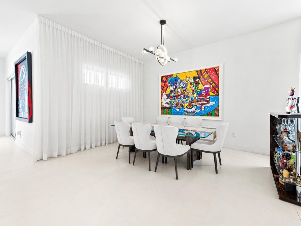 For Sale: $1,795,000 (4 beds, 4 baths, 3516 Square Feet)