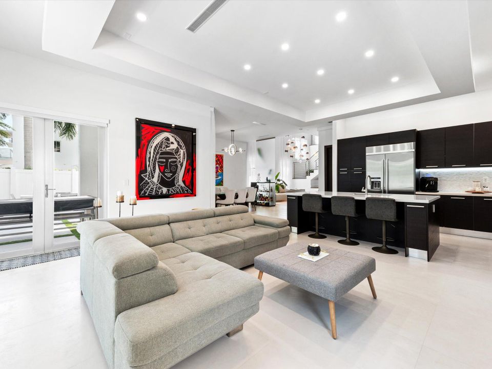 For Sale: $1,795,000 (4 beds, 4 baths, 3516 Square Feet)