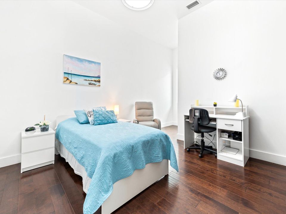 For Sale: $1,795,000 (4 beds, 4 baths, 3516 Square Feet)