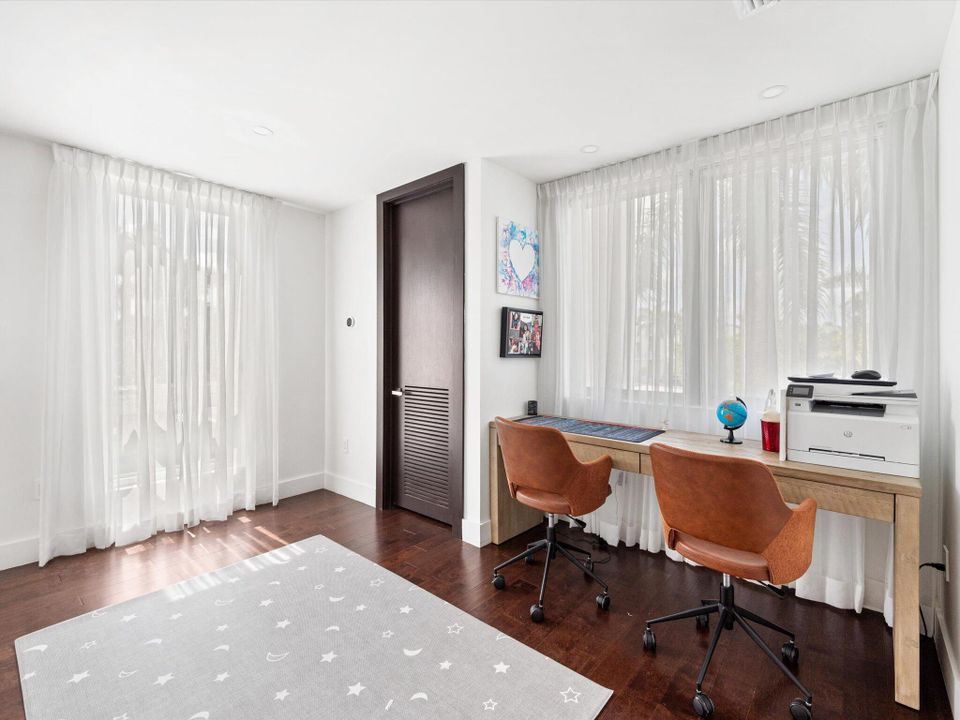 For Sale: $1,795,000 (4 beds, 4 baths, 3516 Square Feet)