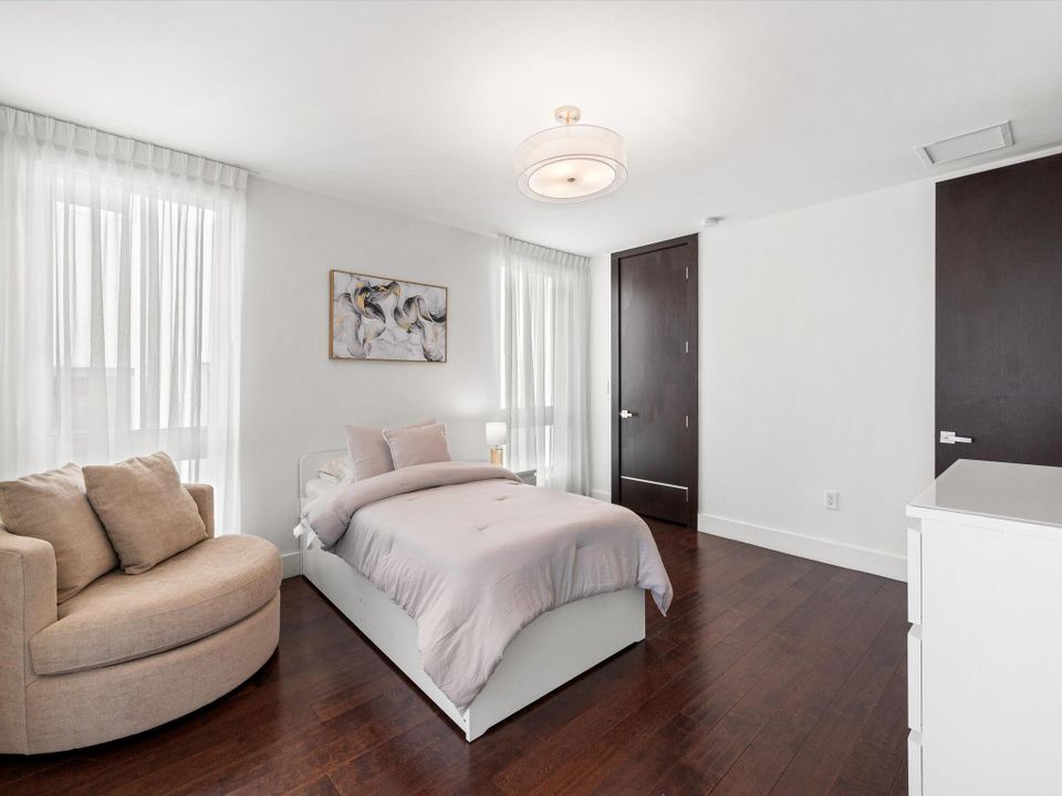 For Sale: $1,795,000 (4 beds, 4 baths, 3516 Square Feet)