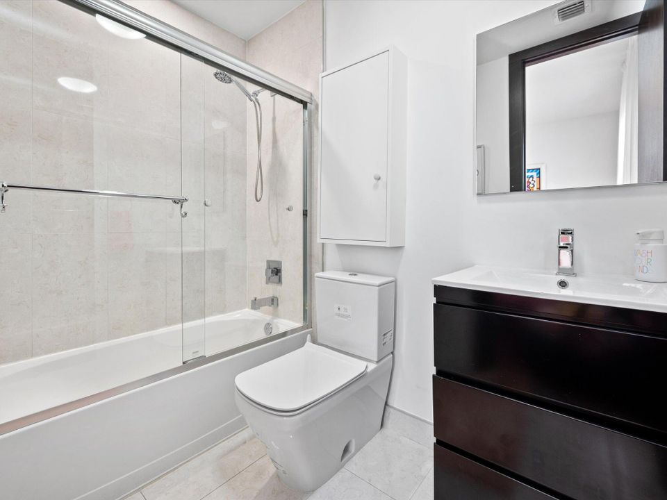 For Sale: $1,795,000 (4 beds, 4 baths, 3516 Square Feet)