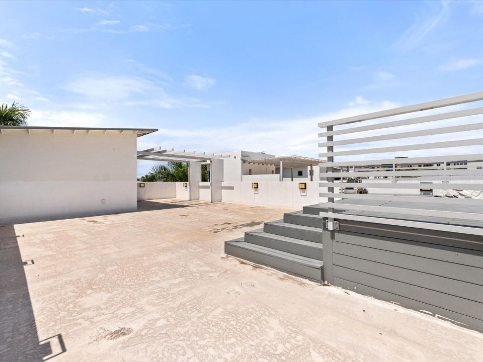 For Sale: $1,795,000 (4 beds, 4 baths, 3516 Square Feet)