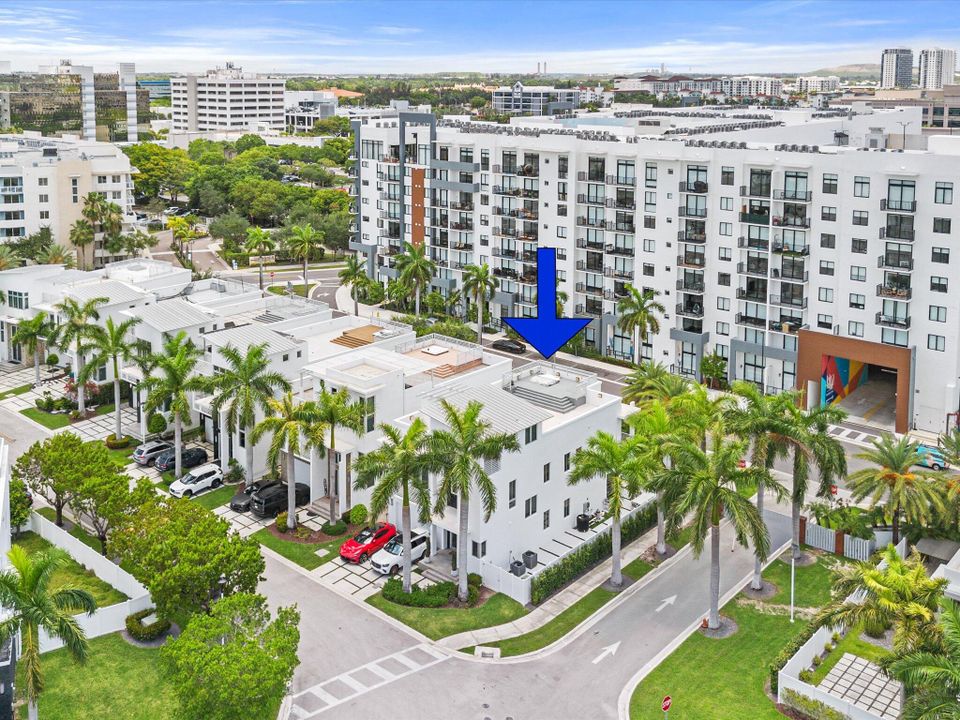 For Sale: $1,795,000 (4 beds, 4 baths, 3516 Square Feet)