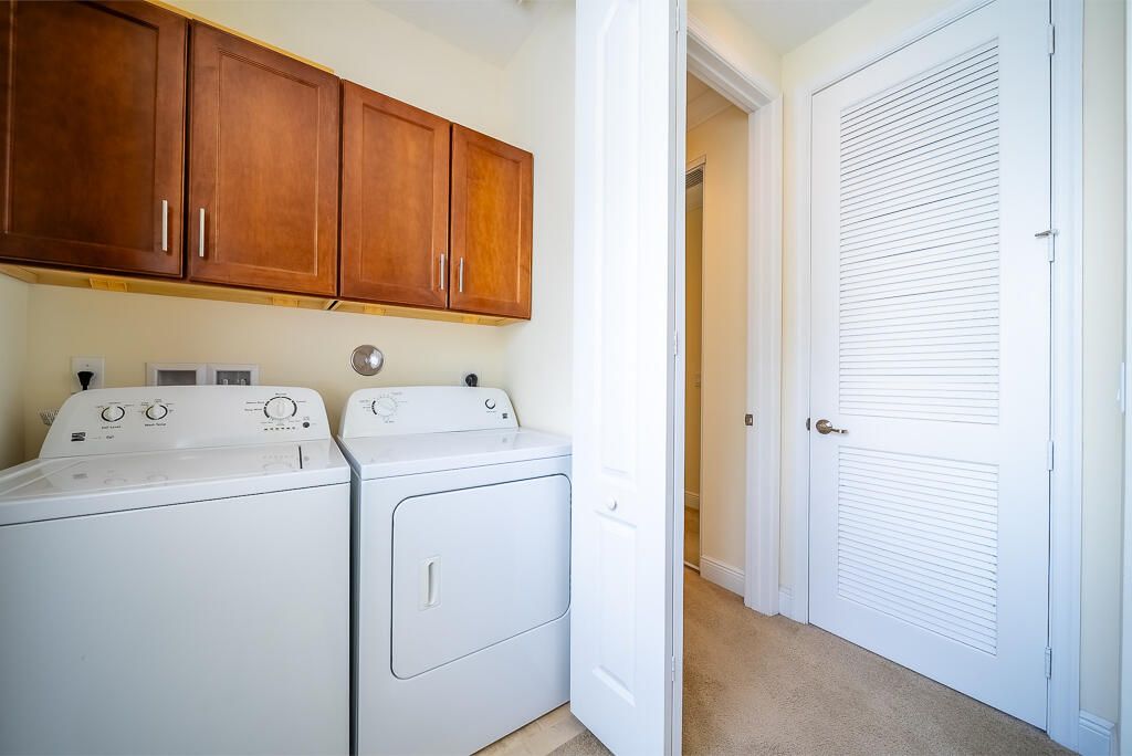 Activo con contrato: $369,000 (3 camas, 2 baños, 1590 Pies cuadrados)