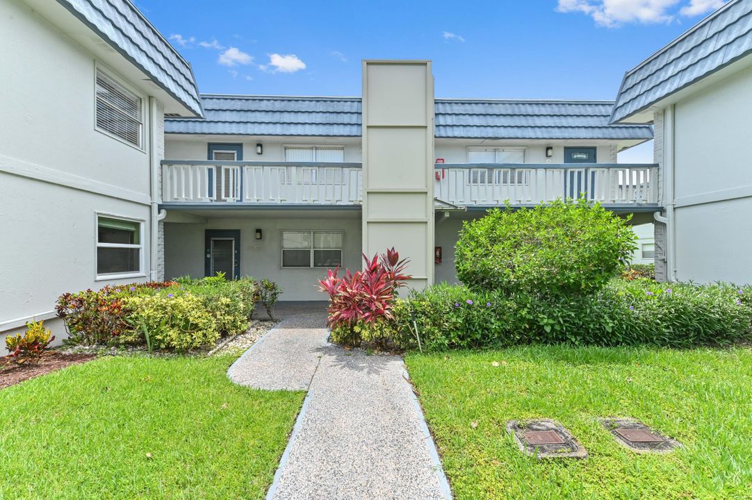 待售: $99,000 (2 贝兹, 2 浴室, 880 平方英尺)