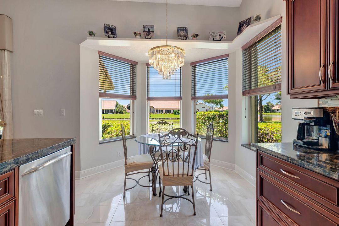 Под контрактом: $8,500 (3 спален, 2 ванн, 1905 Квадратных фут)