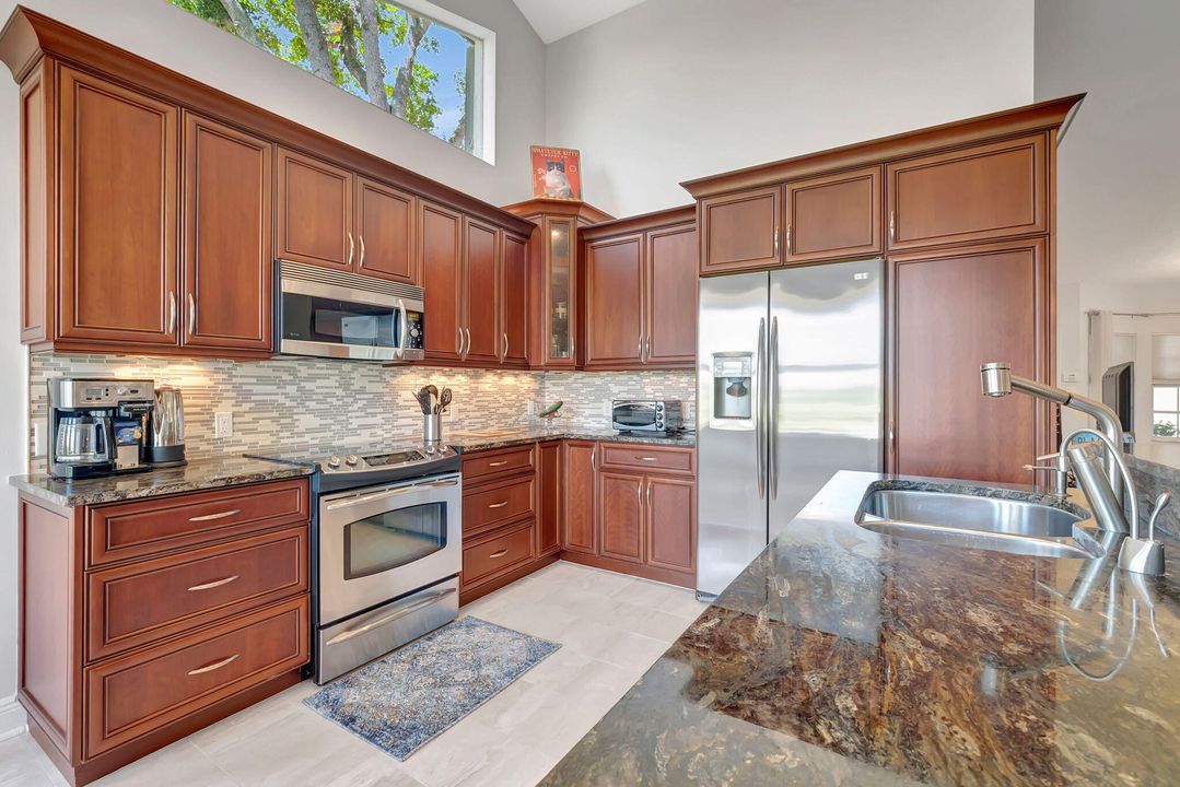 Под контрактом: $8,500 (3 спален, 2 ванн, 1905 Квадратных фут)