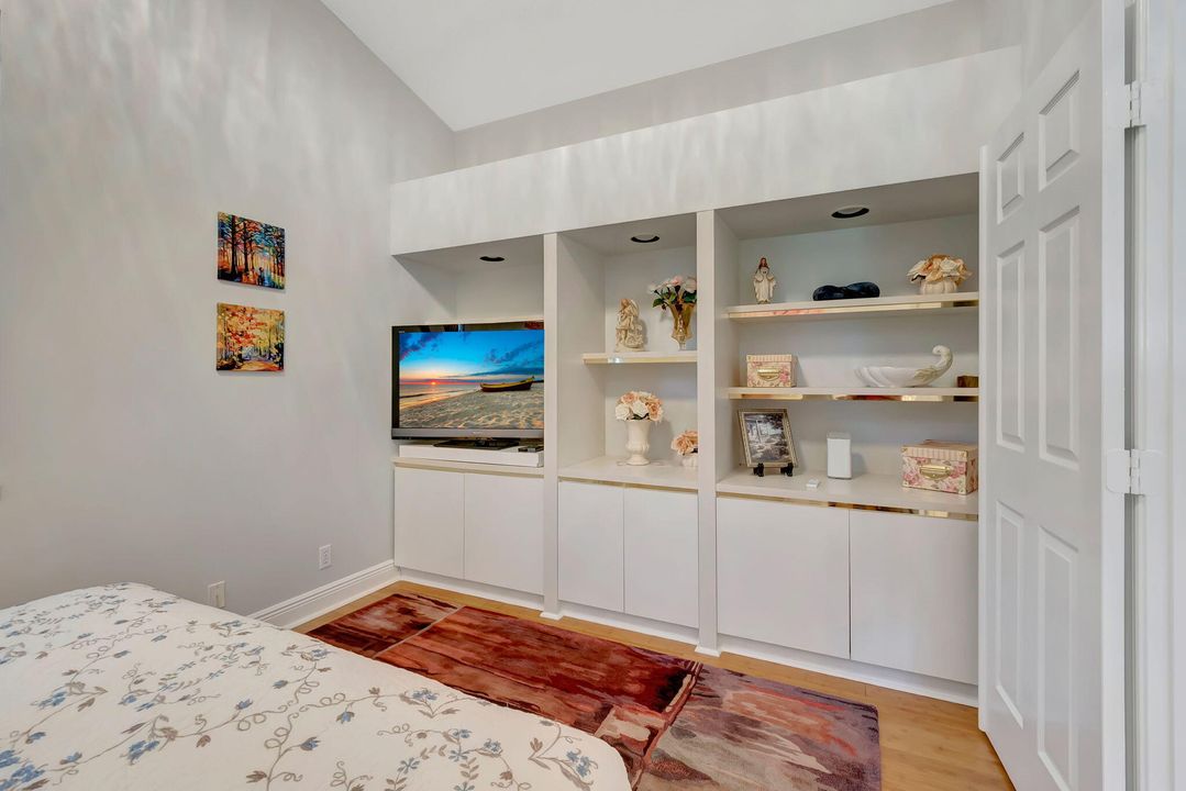 Под контрактом: $8,500 (3 спален, 2 ванн, 1905 Квадратных фут)