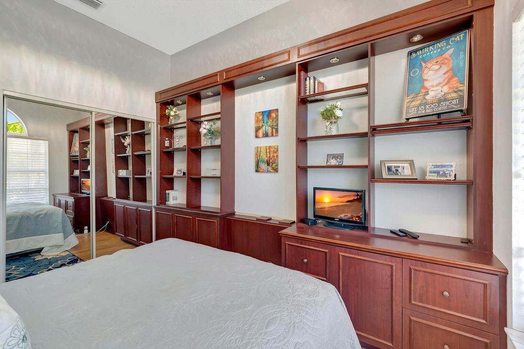 Под контрактом: $8,500 (3 спален, 2 ванн, 1905 Квадратных фут)