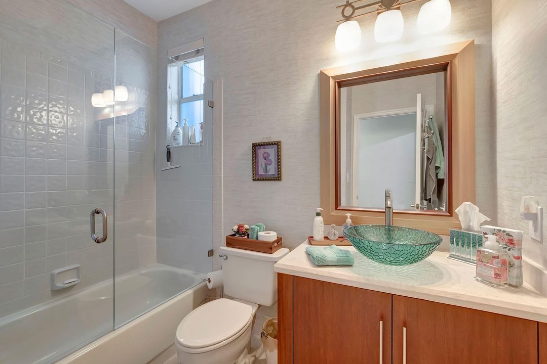 Под контрактом: $8,500 (3 спален, 2 ванн, 1905 Квадратных фут)